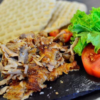 Loncheado de carne de kebab de filetes de ternera y pavo
